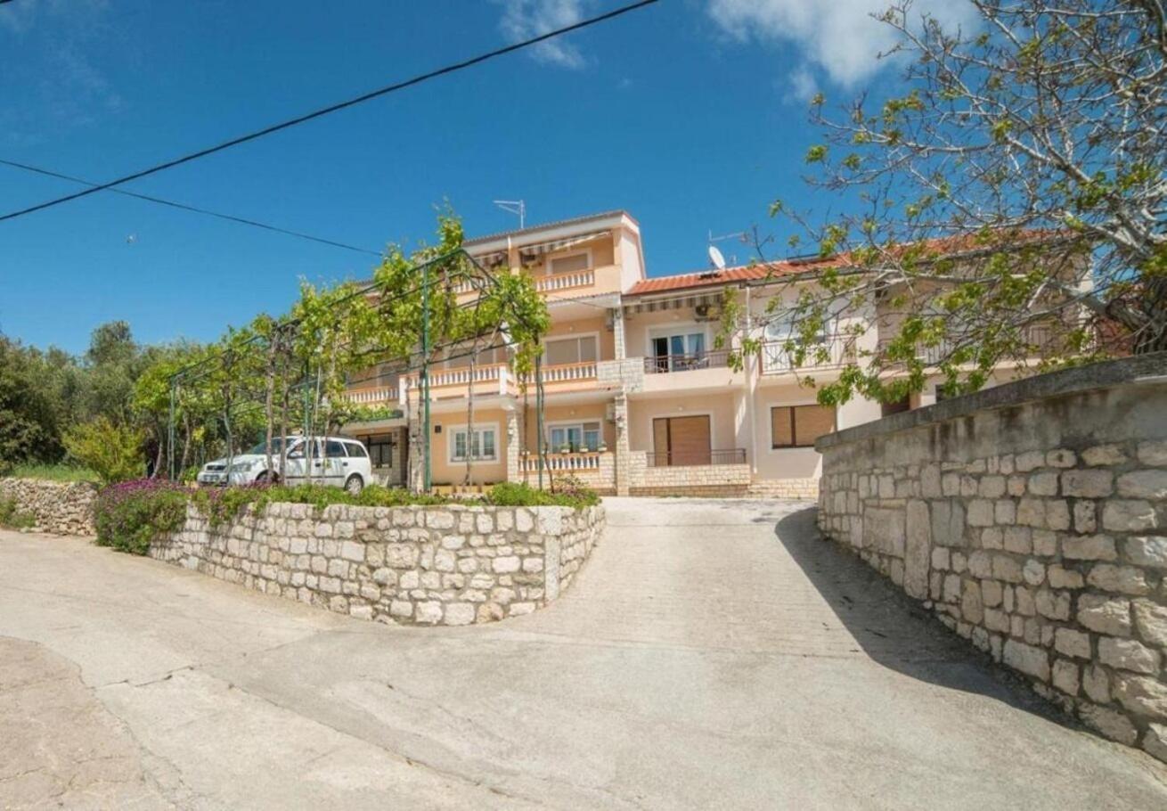 Apartments Dusa Banjol Exterior foto